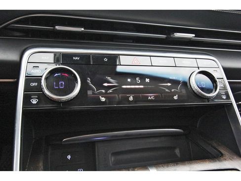 Used 2024 Genesis GV80 2.5T AWD/4WD image 24