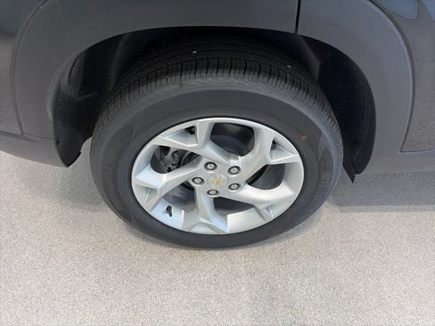 Used 2026 Chevrolet Trax LS w/ LS Convenience Package FWD image 7
