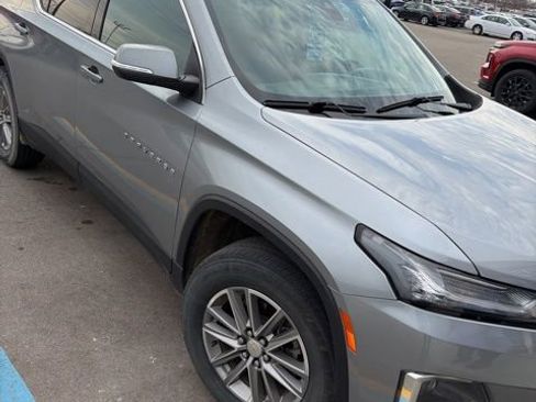 Used 2024 Chevrolet Traverse LT image 4