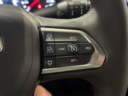 Used 2025 Jeep Compass Limited AWD/4WD image 24