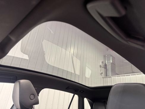 Used 2021 Volkswagen ID.4 Pro S w/ Gradient Package image 11