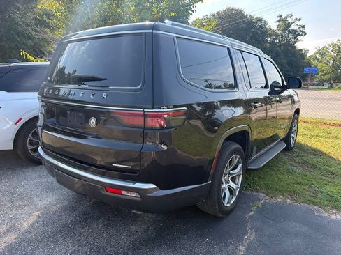 Used 2022 Jeep Wagoneer Series II RWD image 3