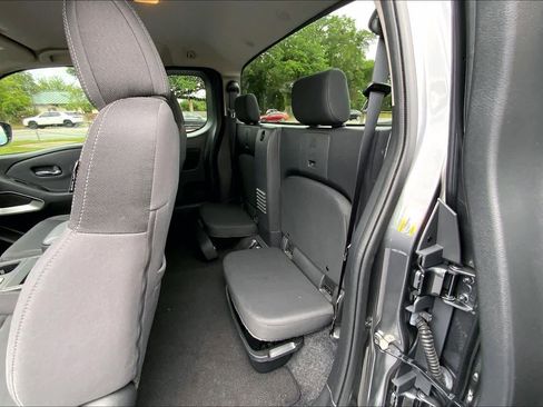 Used 2022 Nissan Frontier SV w/ Technology Package RWD image 20
