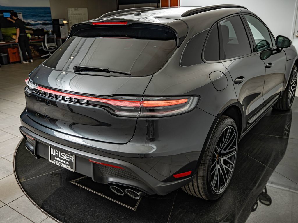 Certified 2026 Porsche Macan AWD/4WD image 21