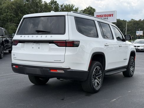 Used 2022 Jeep Wagoneer Series III w/ Flexible Seating Group AWD/4WD image 8