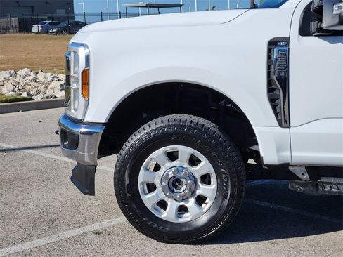 Used 2024 Ford F350 XLT w/ FX4 Off-Road Package image 6