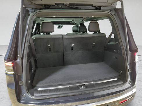 Used 2023 Jeep Grand Wagoneer Series II AWD/4WD image 51