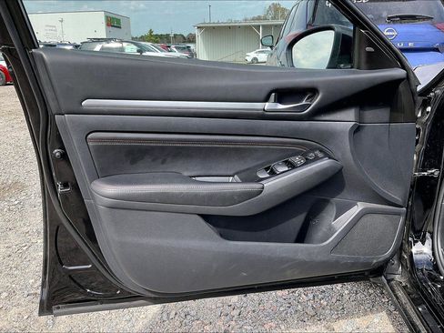 Used 2023 Nissan Altima 2.0 SR image 6