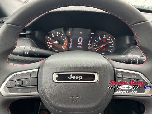 Used 2025 Jeep Compass Trailhawk AWD/4WD image 27