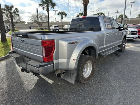 Used 2022 Ford F350 Lariat w/ Lariat Value Package image 6
