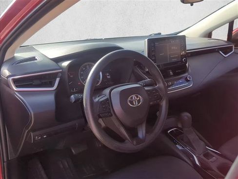 Used 2021 Toyota Corolla LE image 9