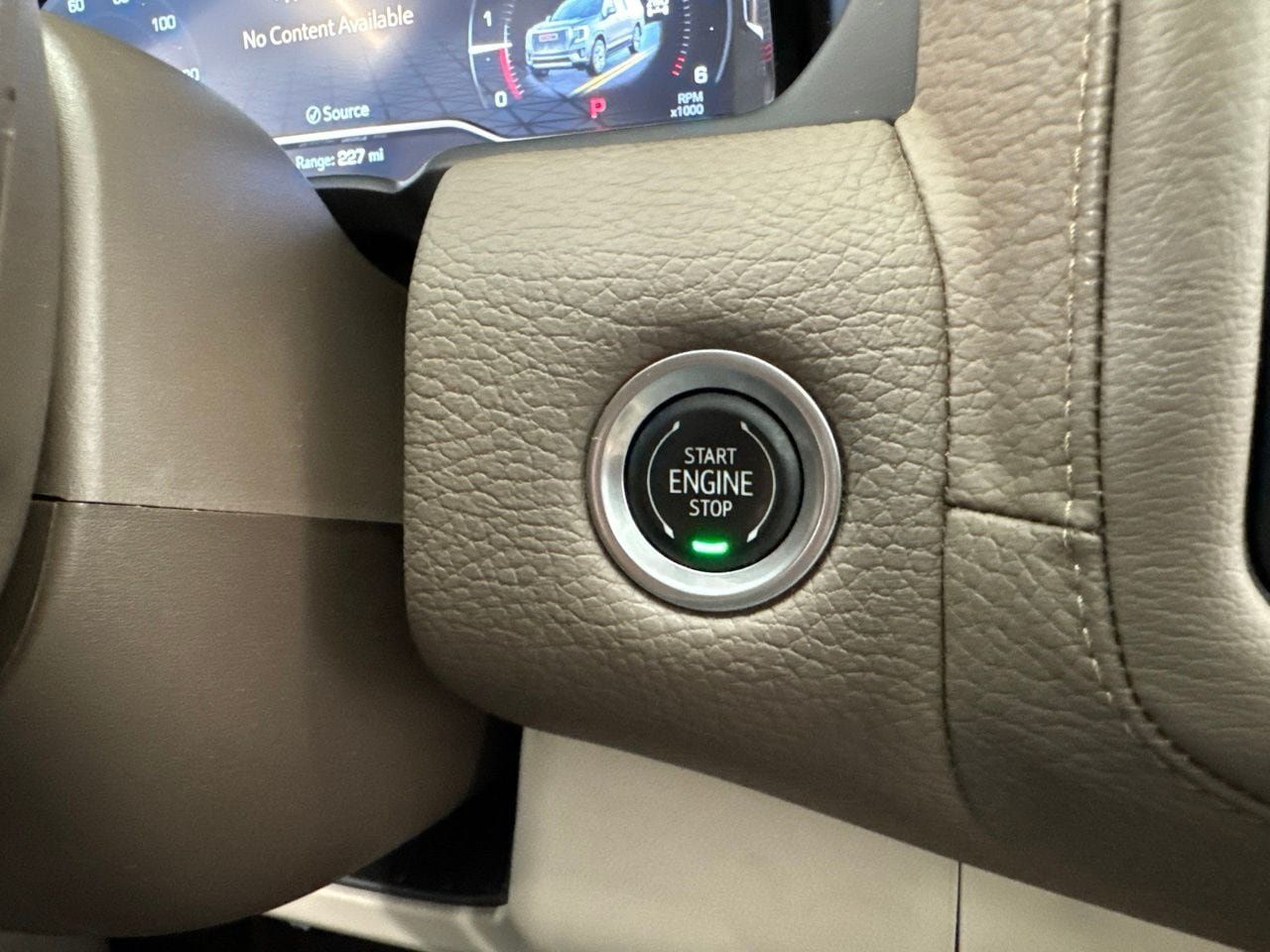 Used 2022 GMC Yukon Denali AWD/4WD image 26