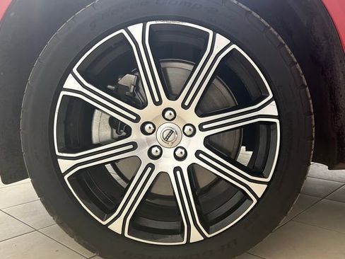 Used 2018 Volvo XC60 T8 Inscription image 9