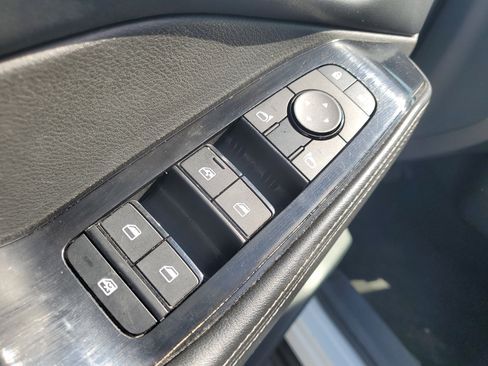 Used 2024 Nissan Rogue SV image 11