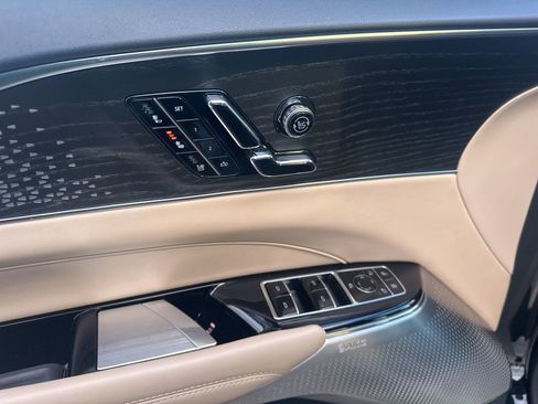 Certified 2025 Cadillac Lyriq Luxury image 17