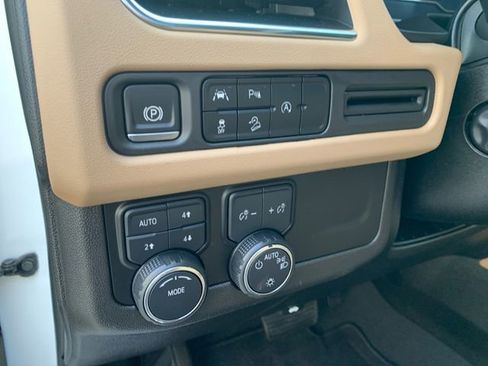 Used 2024 Chevrolet Tahoe Premier image 20