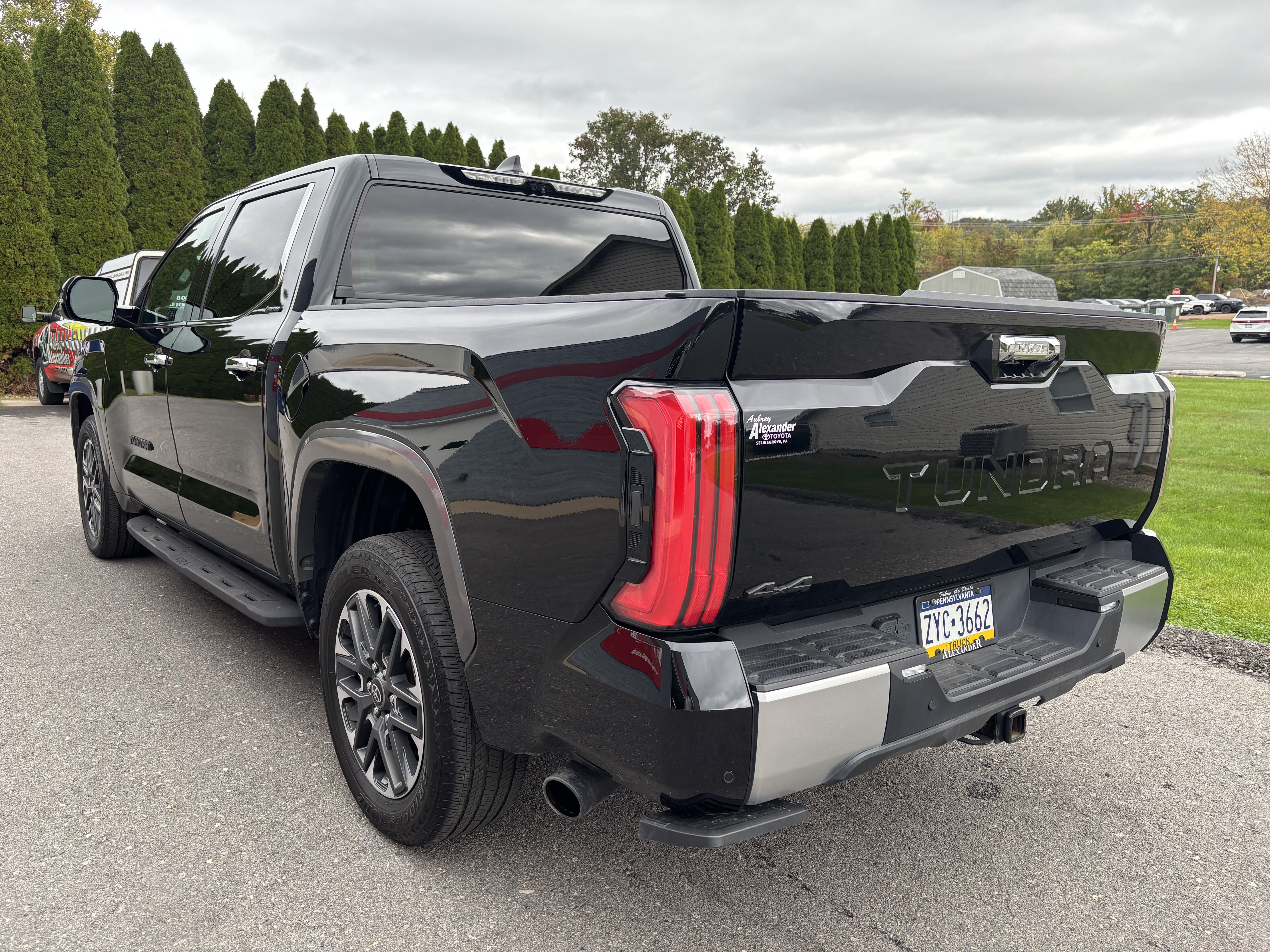 Certified 2025 Toyota Tundra Limited AWD/4WD image 5
