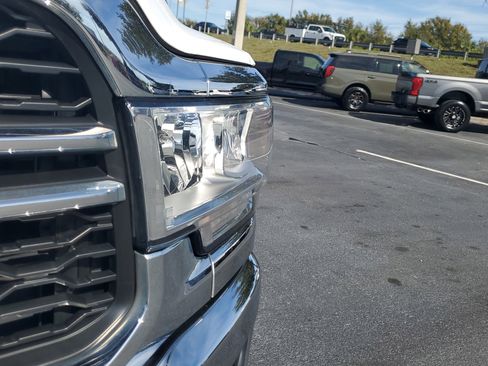 Used 2022 RAM 2500 Tradesman w/ Chrome Appearance Group image 3