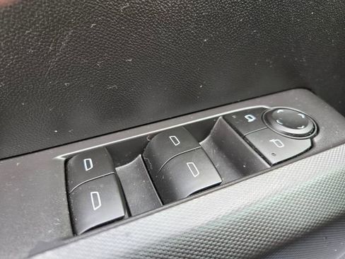 Used 2023 Chevrolet Colorado W/T image 31