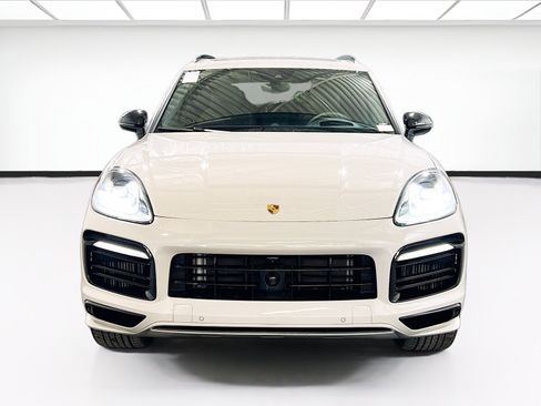 Used 2023 Porsche Cayenne S AWD/4WD image 2