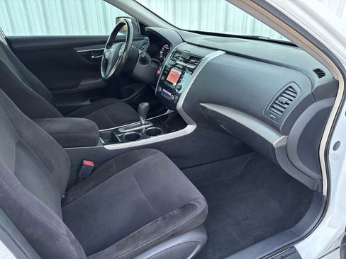 Used 2013 Nissan Altima 2.5 SV image 36