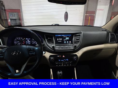 Used 2018 Hyundai Tucson Limited image 16