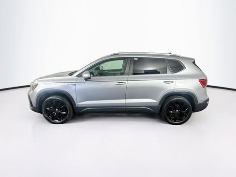 Used 2024 Volkswagen Taos SE FWD image 4