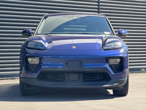 Certified 2025 Porsche Macan 4 Electric AWD/4WD image 12