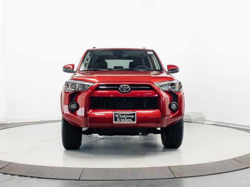 Certified 2022 Toyota 4Runner SR5 Premium w/ Moonroof Package AWD/4WD image 2