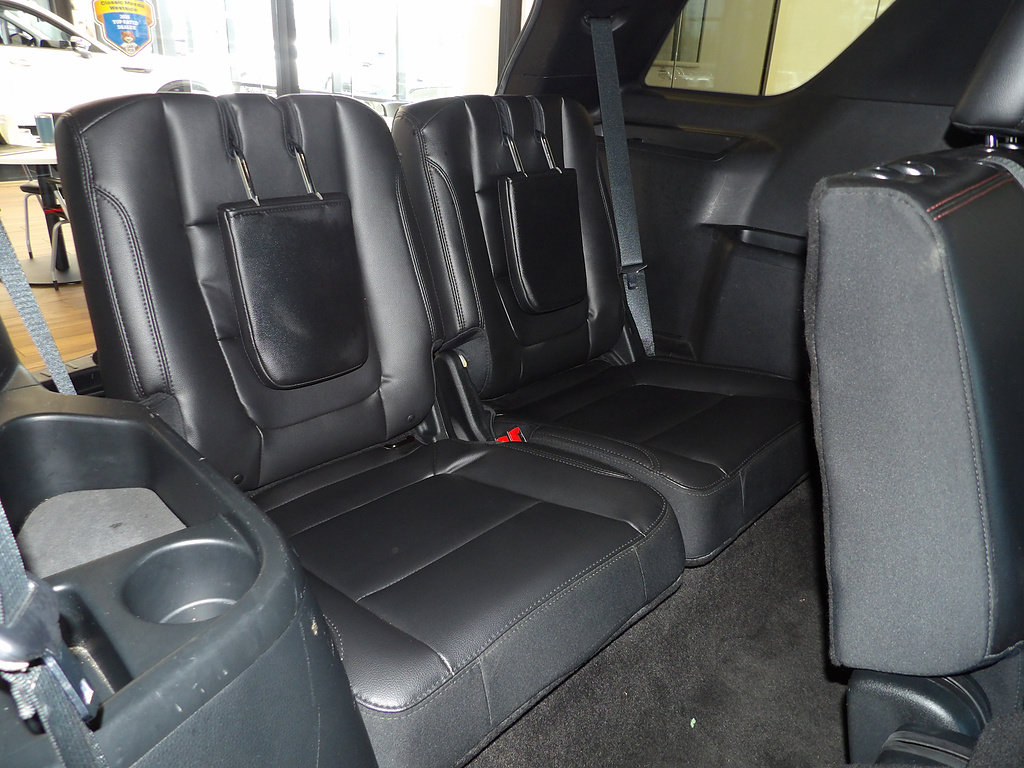 Used 2018 Ford Explorer XLT w/ Equipment Group 202A FWD image 19