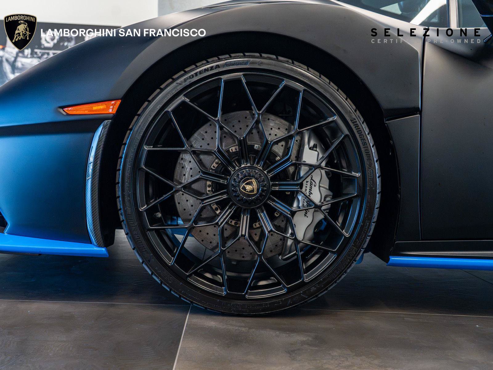 Used 2024 Lamborghini Huracan STO RWD image 49