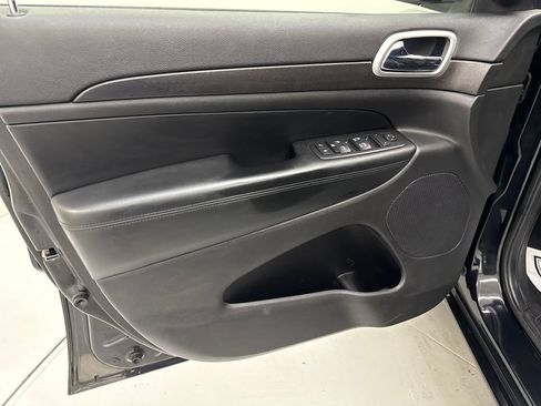Used 2015 Jeep Grand Cherokee Altitude AWD/4WD image 14
