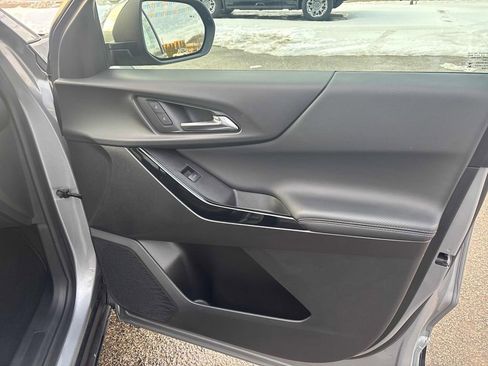 Used 2025 Chevrolet Equinox LT w/ Convenience Package II image 35