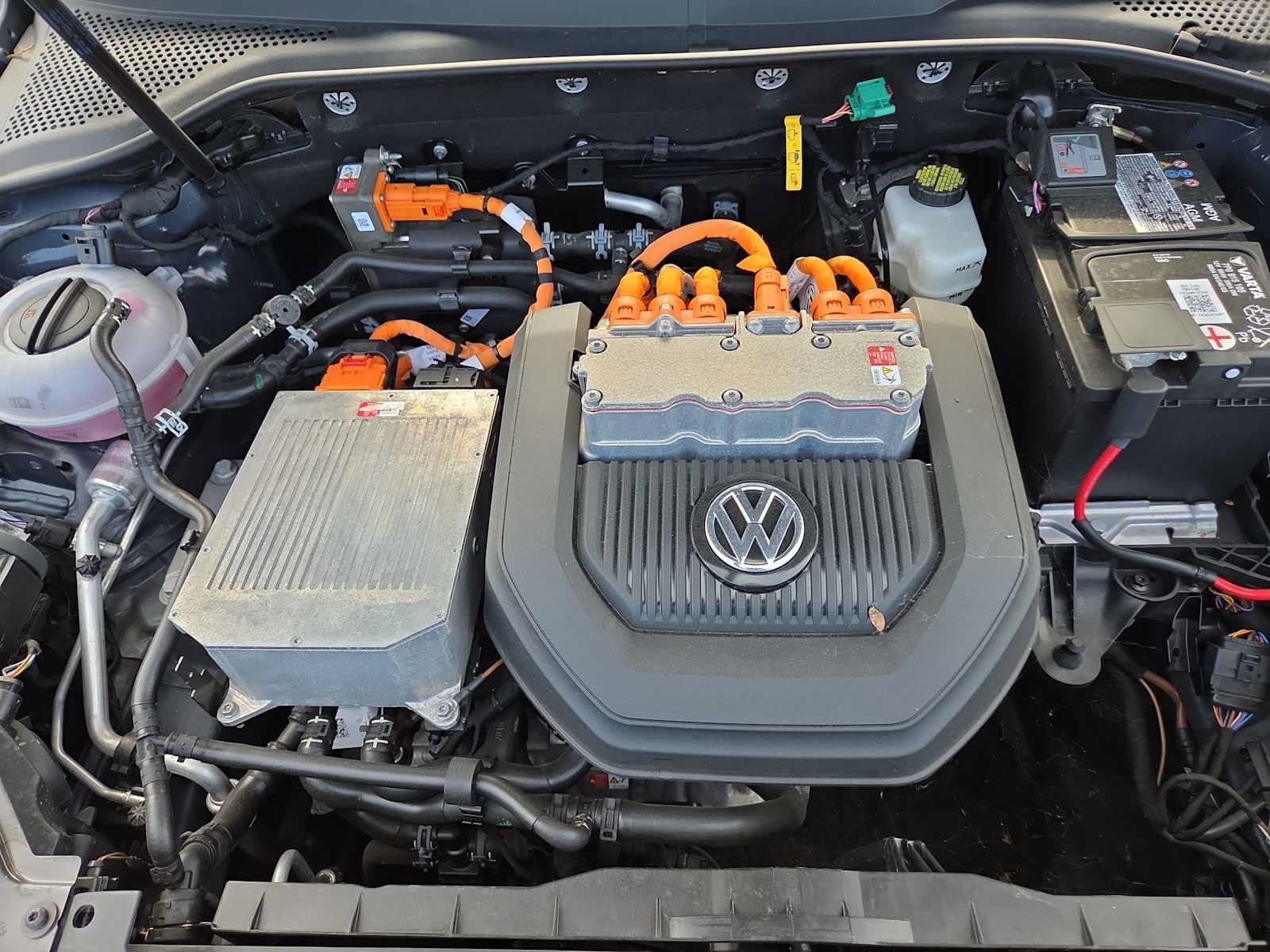 Used 2016 Volkswagen e-Golf SE w/ DC Fast Charging Package FWD image 17