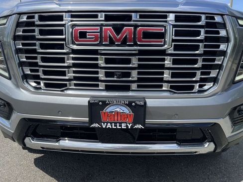 New 2026 GMC Yukon Denali w/ Denali Reserve Package AWD/4WD image 32