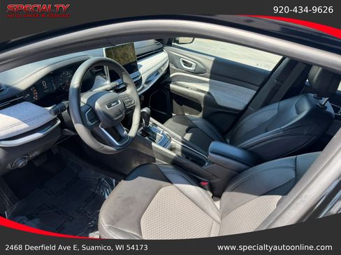 Used 2024 Jeep Compass Latitude AWD/4WD image 15