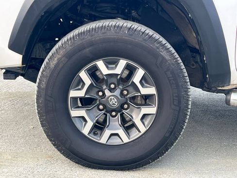 Used 2022 Toyota Tacoma TRD Off-Road image 24