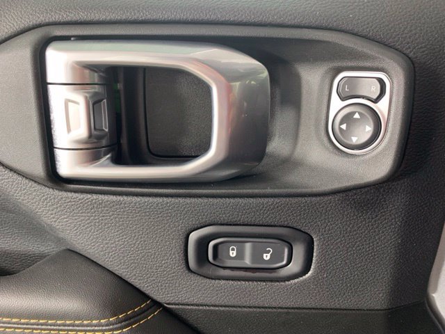 Used 2024 Jeep Wrangler Unlimited Sahara w/ Safety Group AWD/4WD image 30