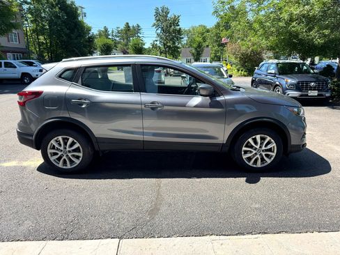 Used 2020 Nissan Rogue Sport SV image 6