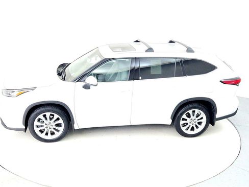 Used 2023 Toyota Highlander Limited image 15