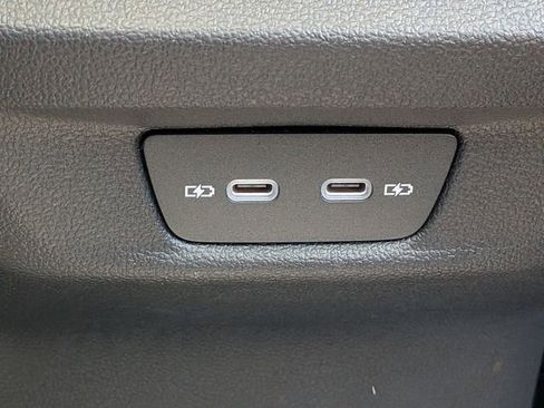 New 2026 Volkswagen Tiguan SE image 30