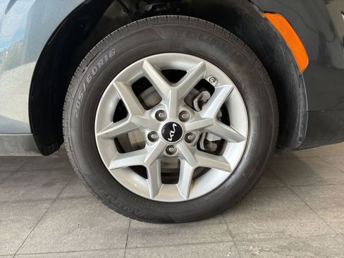 Used 2025 Kia Soul LX w/ LX Technology Package image 28