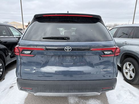 Used 2025 Toyota Grand Highlander AWD image 6