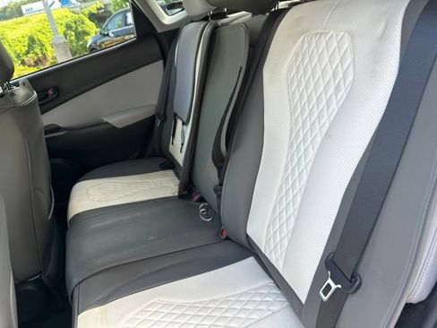 Used 2023 Hyundai Kona SEL AWD/4WD image 7