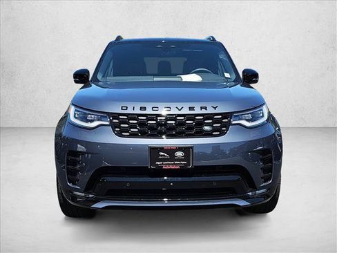 Used 2025 Land Rover Discovery Dynamic SE AWD/4WD image 2