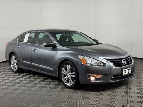 Used 2015 Nissan Altima 3.5 SL FWD image 7