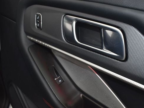 Certified 2025 Ford Explorer ST image 31