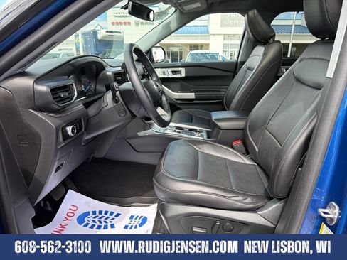 Used 2023 Ford Explorer Limited w/ Equipment Group 301A AWD/4WD image 9