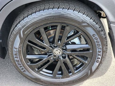 Used 2024 Toyota Corolla Cross AWD Hybrid image 15