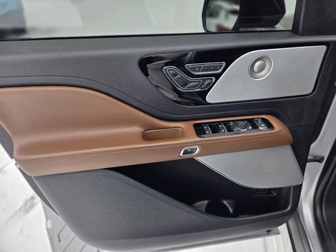 Used 2020 Lincoln Aviator Reserve w/ Equipment Group 202A image 21